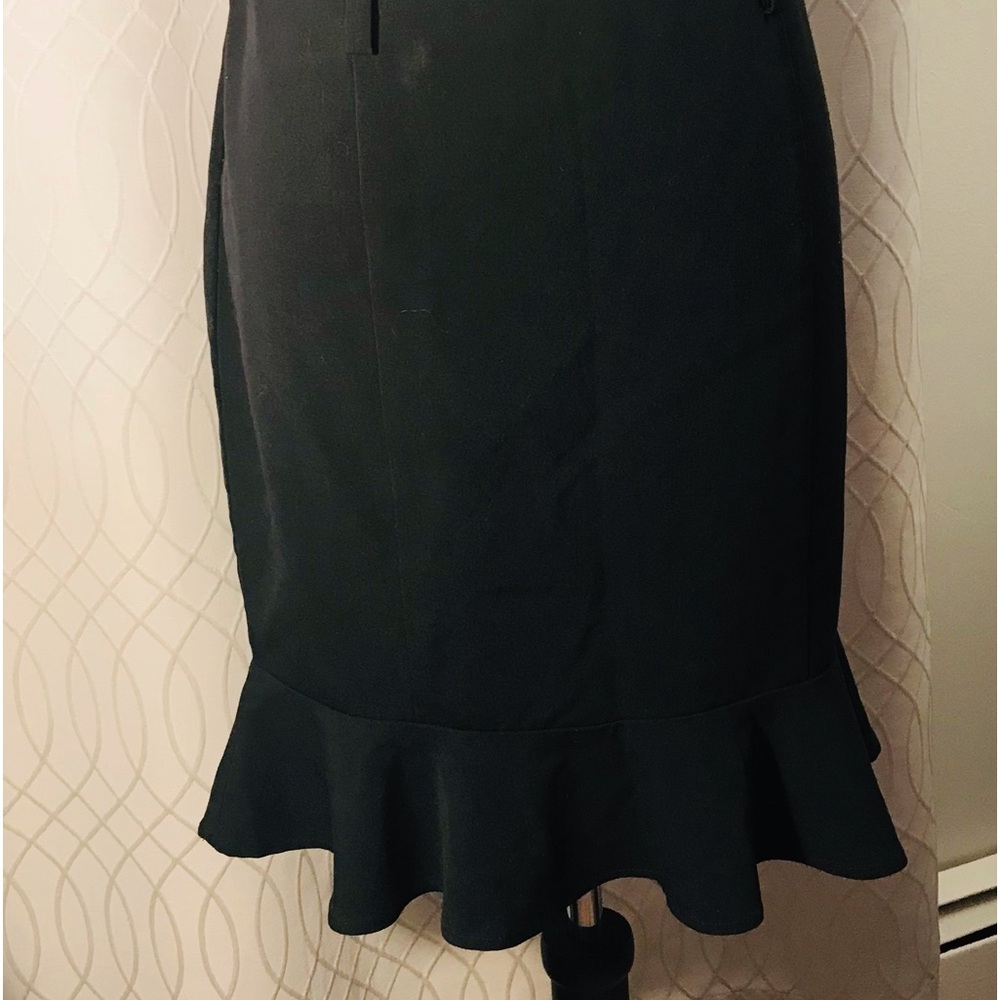 Black Skirt, Pencil Cut Slight Ruffled Below, Office Wear